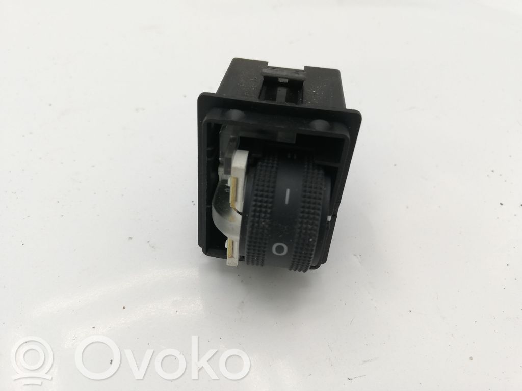 Headlight level height control switch   4F0941301