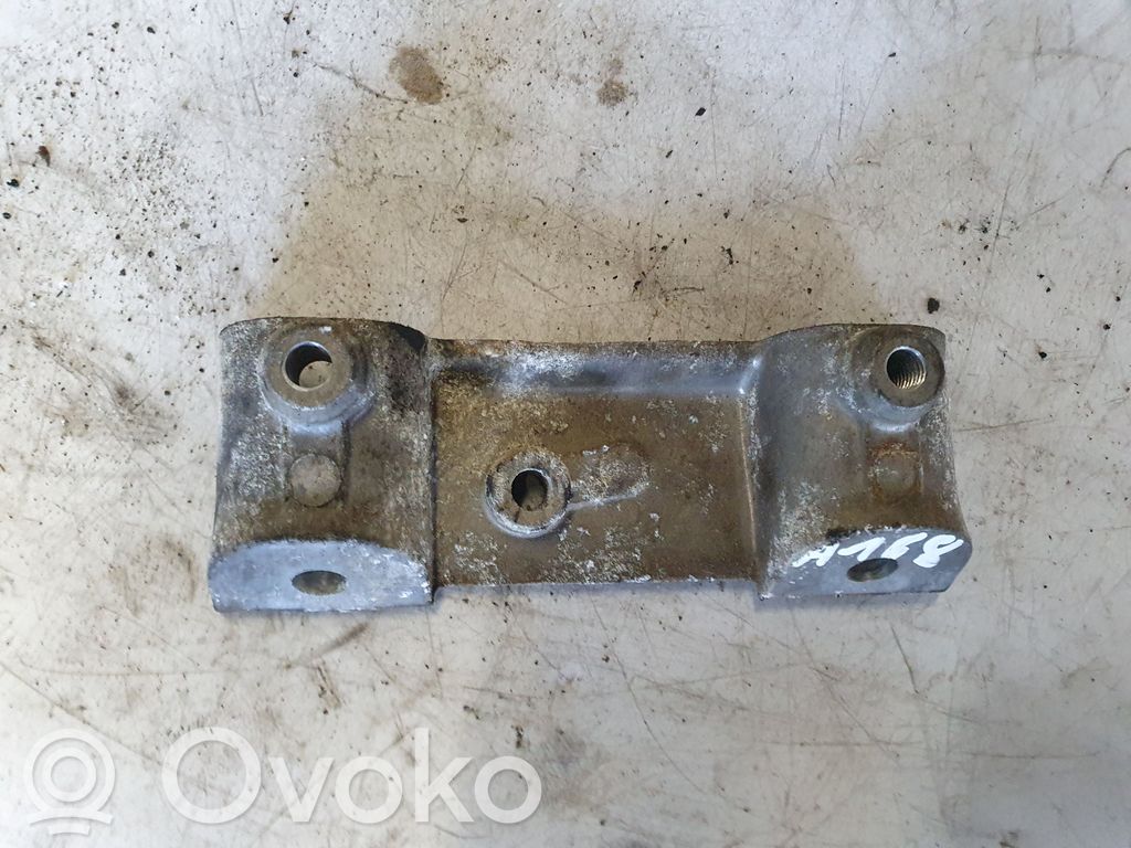 Land Rover Discovery 3 - LR3 Polttoainepumpun kiinnike 