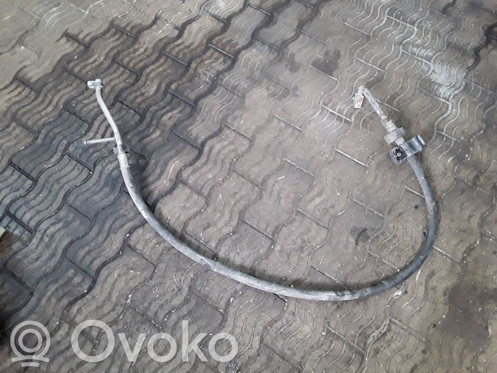 Ilmastointilaitteen putki (A/C)   NOCODE