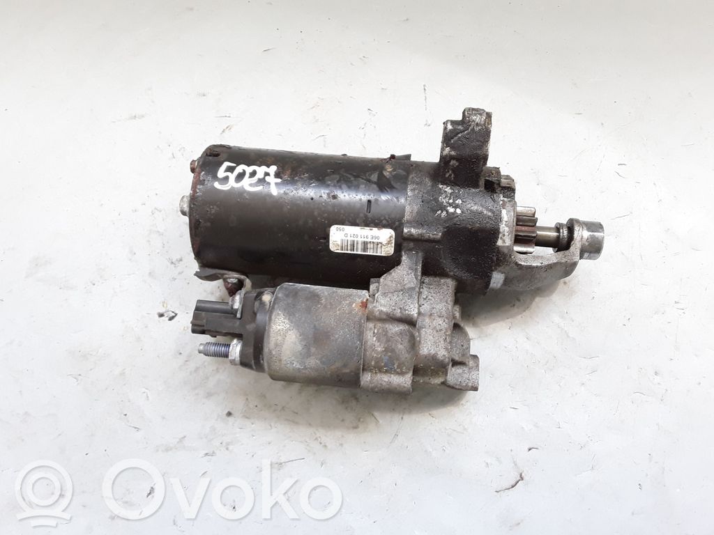 Motor de arranque   06E911021D