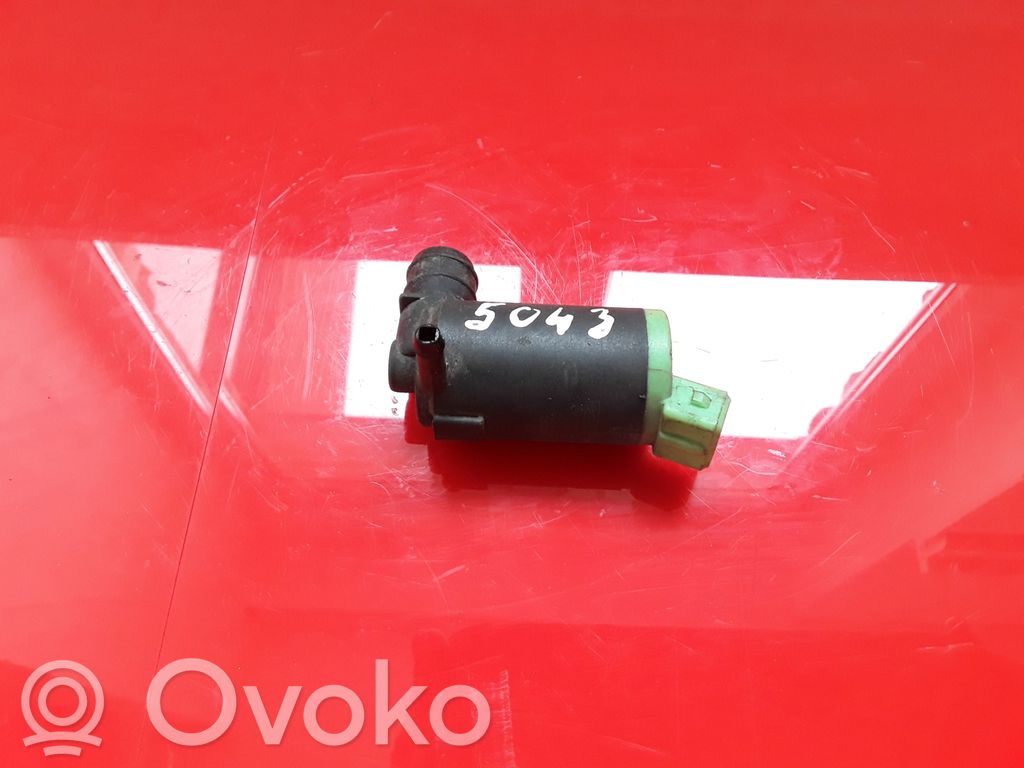 Hyundai Trajet Windscreen/windshield washer pump 