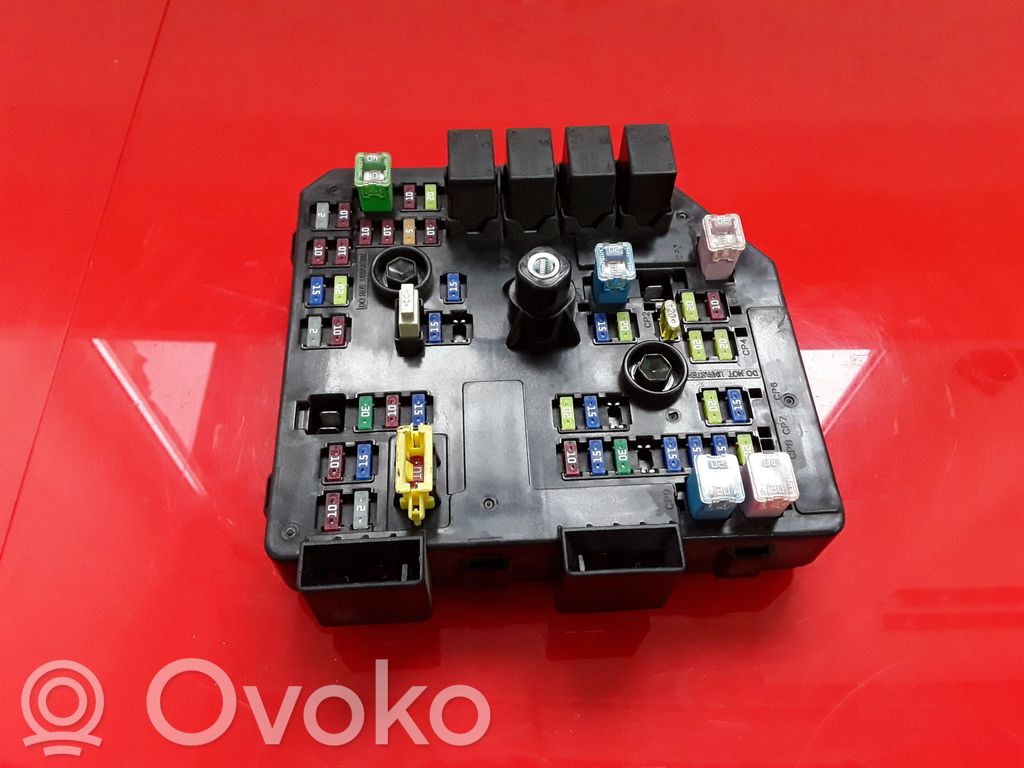 Opel Antara Saugiklių blokas 
