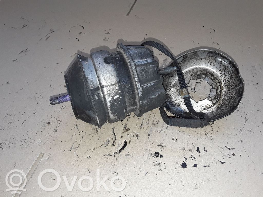 Engine mount bracket   W1798016