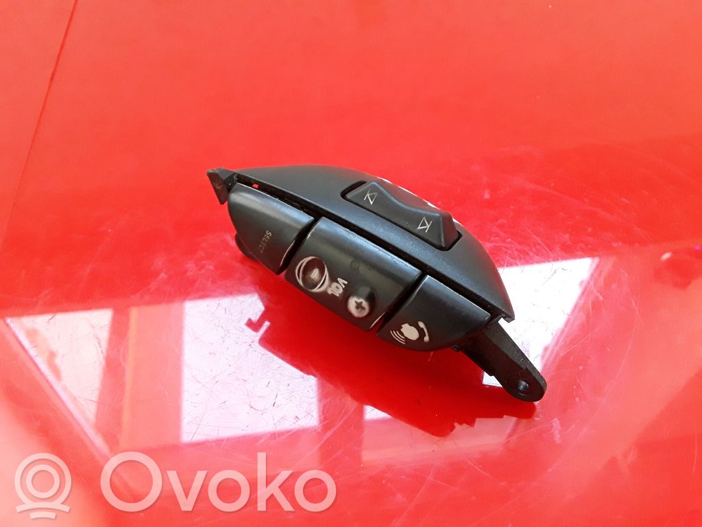 Jaguar S-Type Steering wheel buttons/switches 