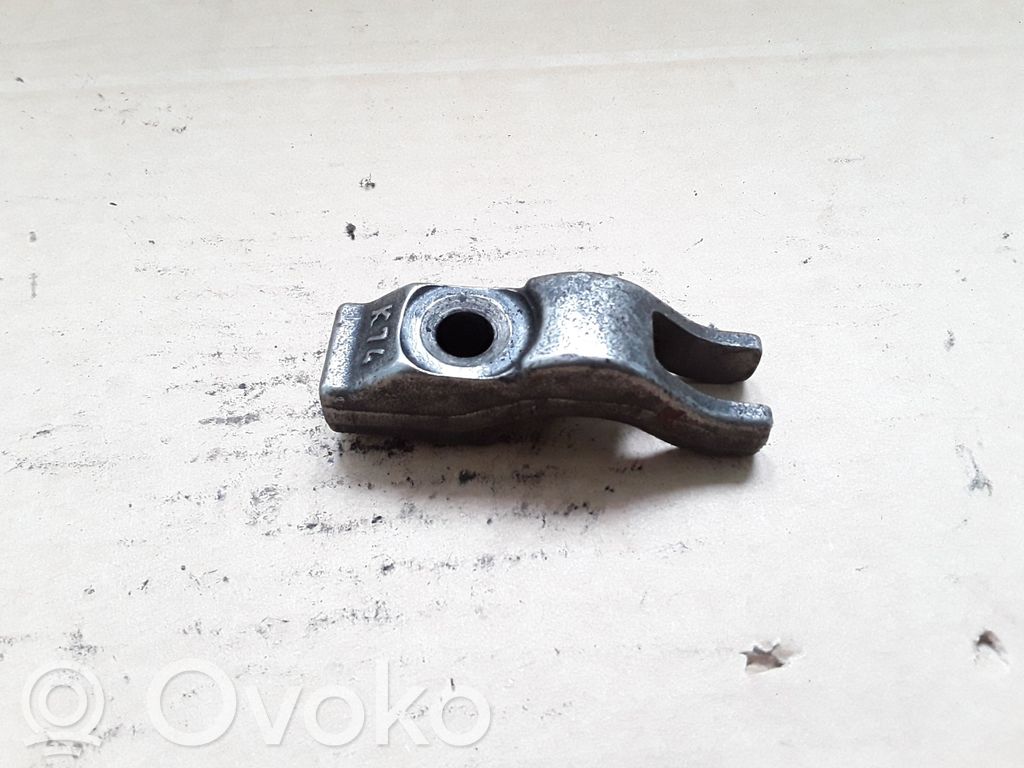 Opel Astra H Polttoaineen suihkutuksen pidike 