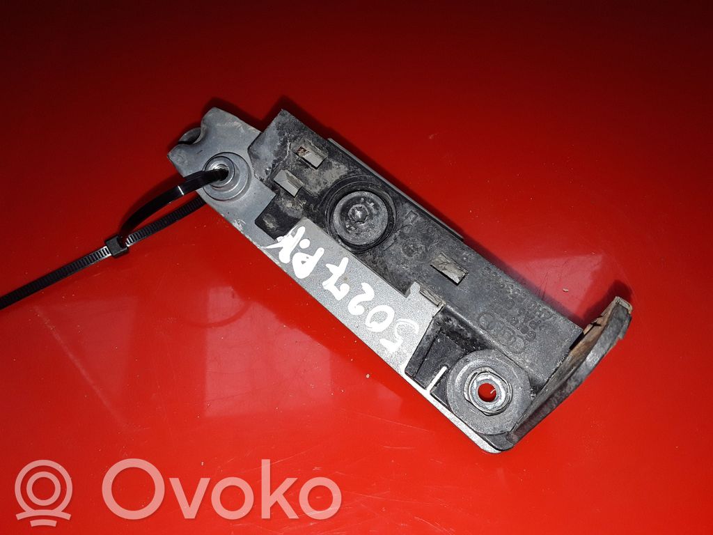 Audi A8 S8 D4 4H Uchwyt / Mocowanie błotnika przedniego 