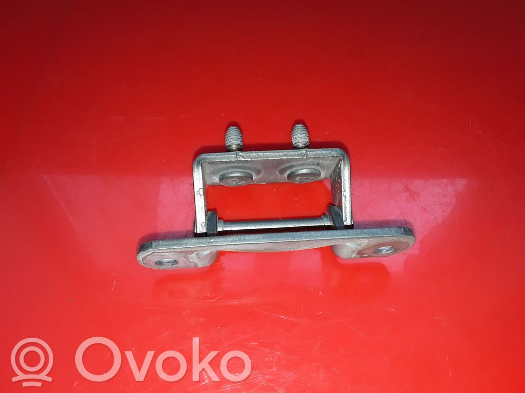 Subaru Outback Zawias klapy tylnej bagażnika 