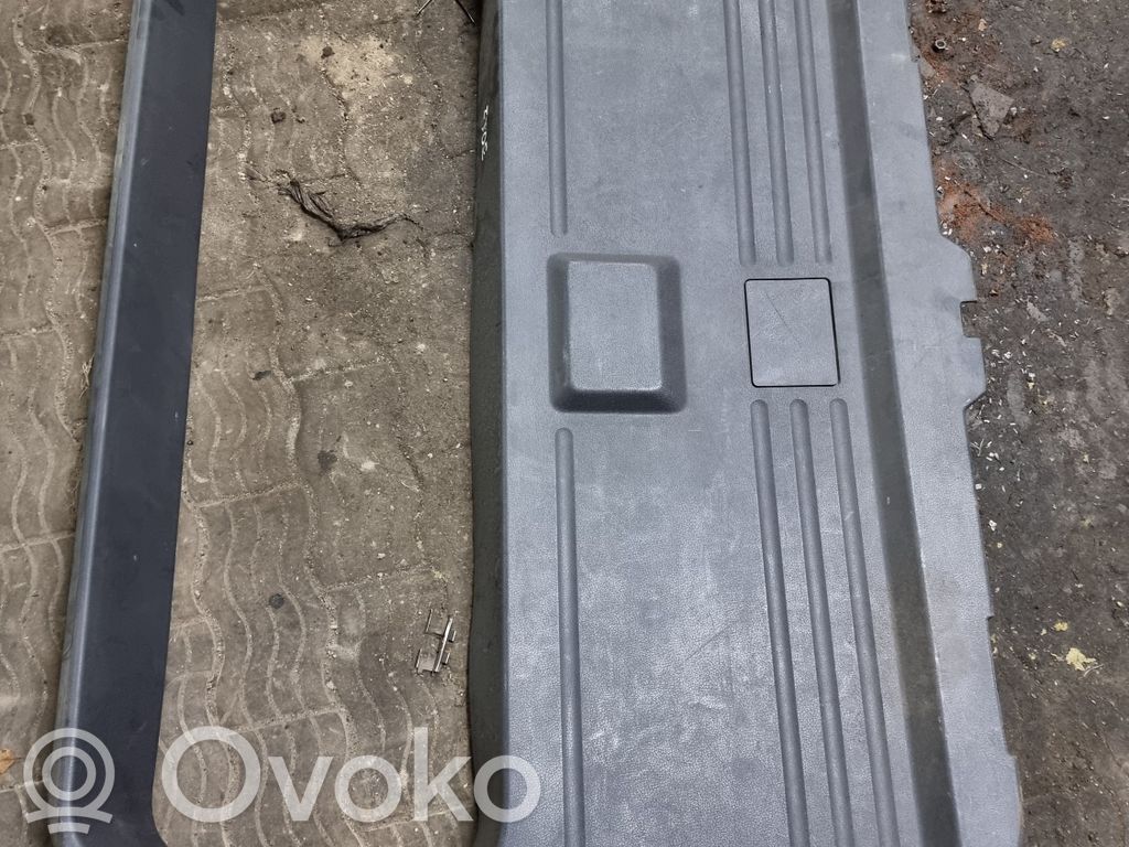 Dodge Nitro Tailgate trim 