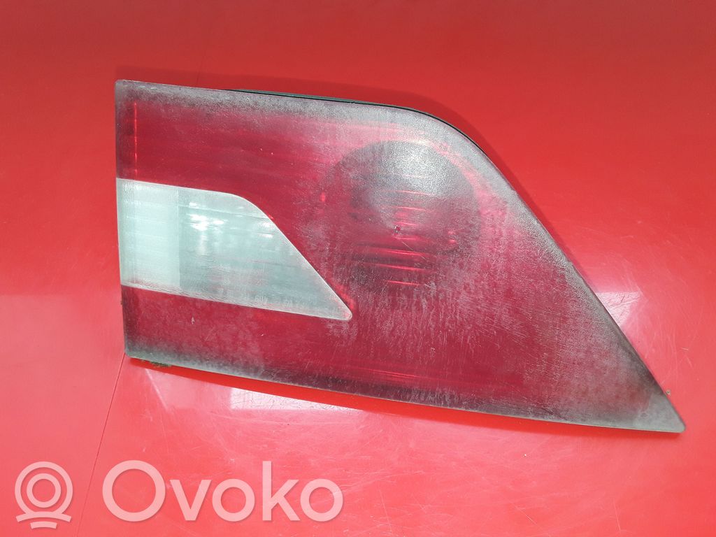 BMW X3 E83 Takaluukun takavalot 