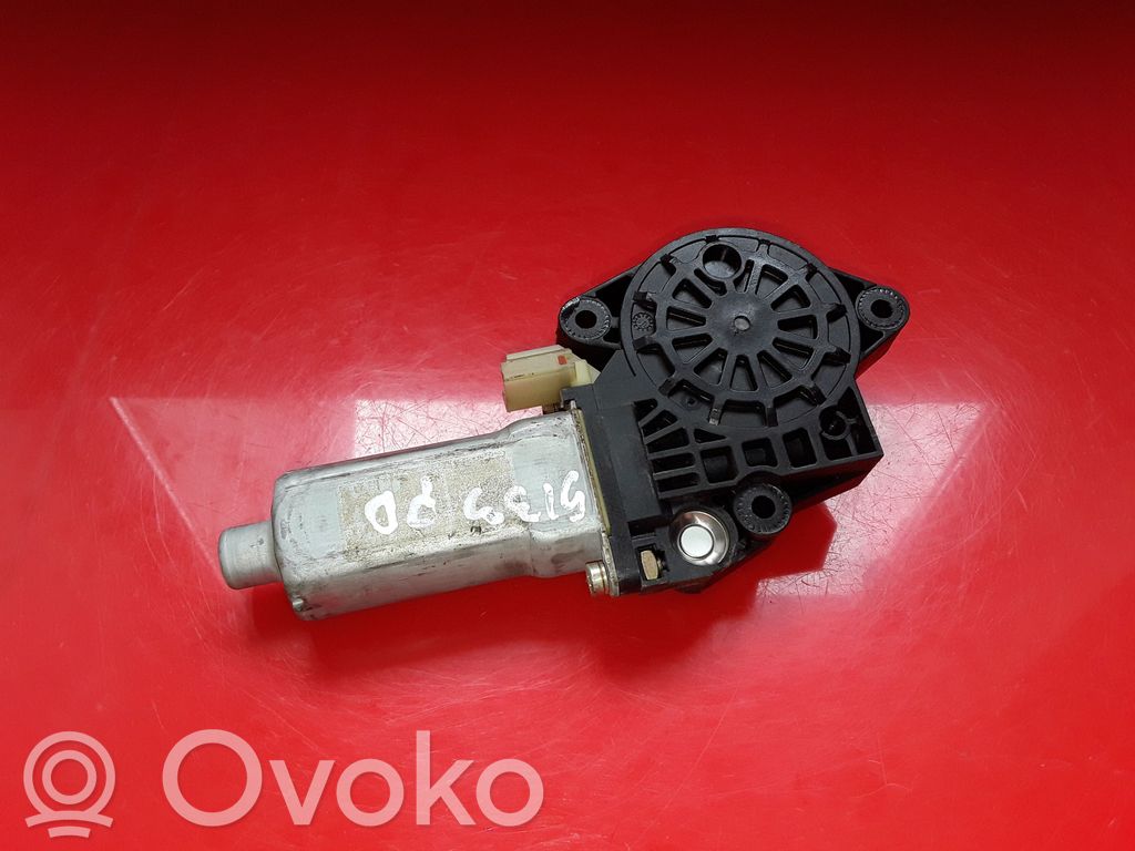 Hyundai Trajet Motor del regulador de la ventanilla de la puerta delantera