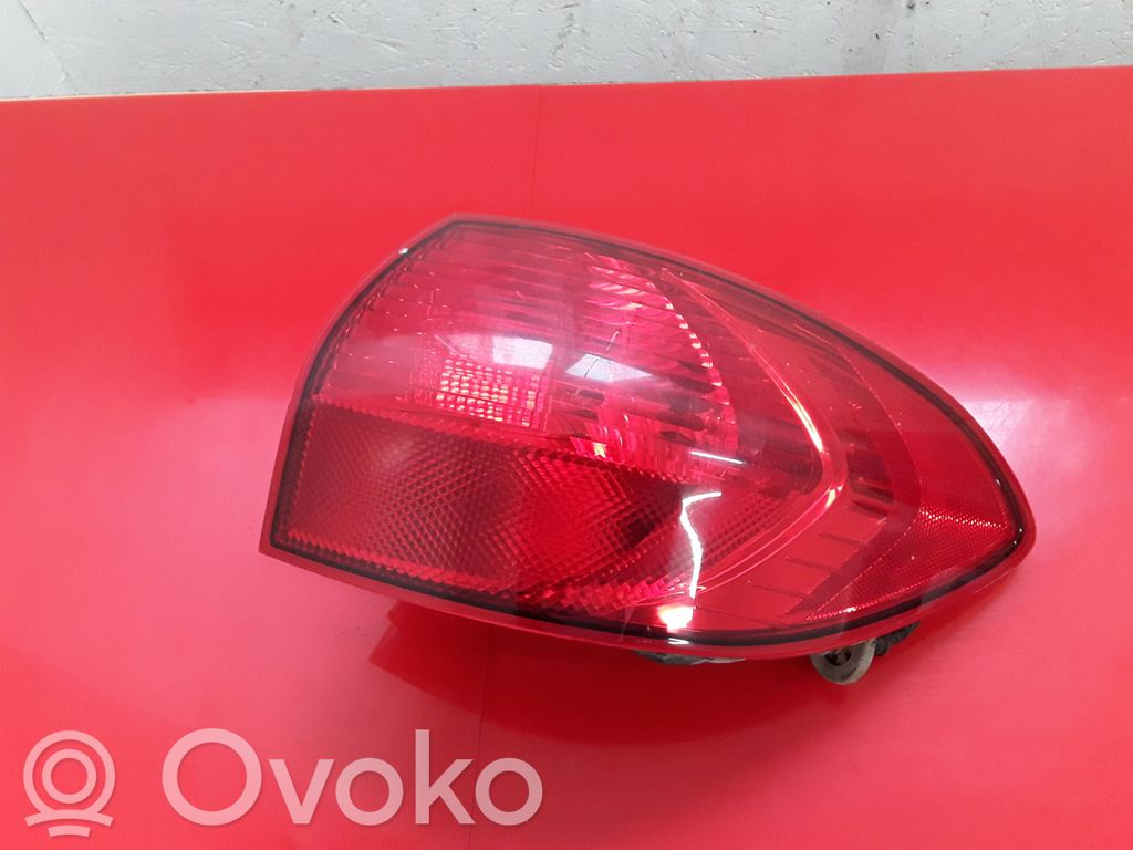 Subaru Tribeca Lampa tylna 