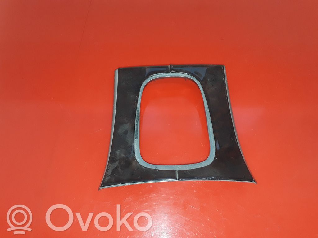 Subaru Tribeca Rivestimento in plastica cornice della leva del cambio
