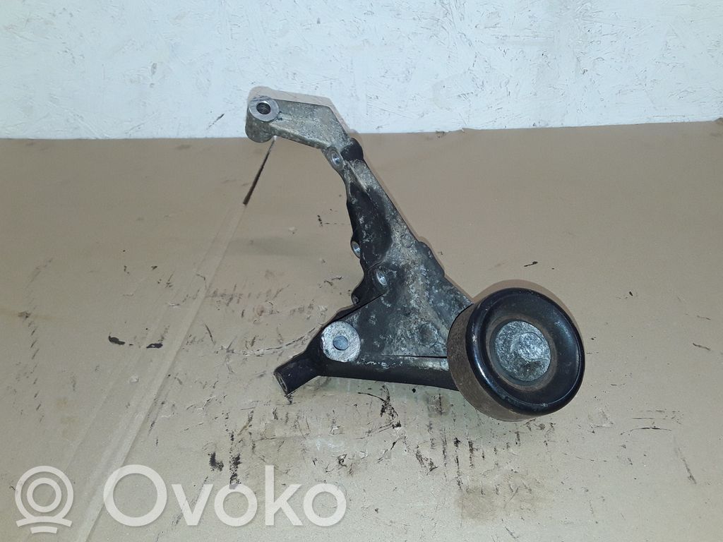KIA Sorento Supporto del generatore/alternatore 