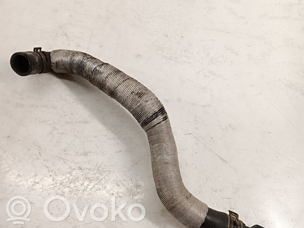 Seat Altea XL Tubo flessibile del liquido di raffreddamento del motore