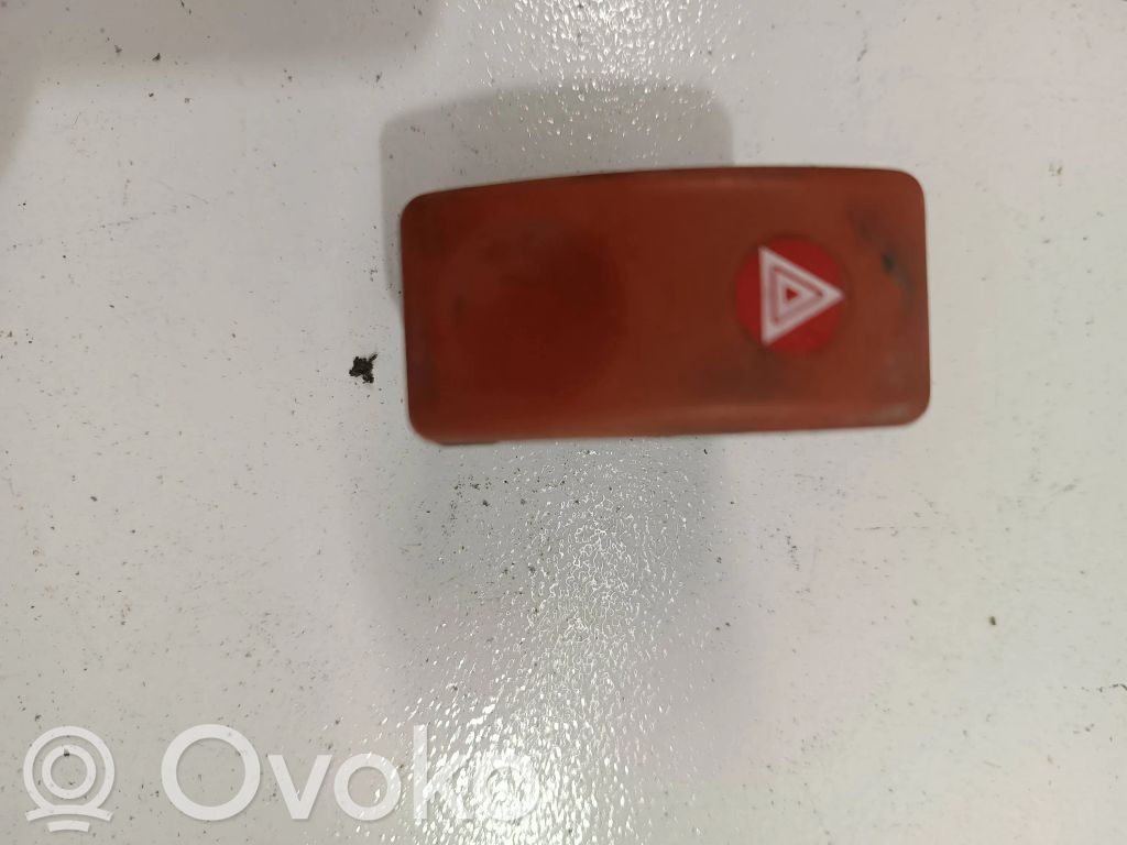Przycisk świateł awaryjnych   98293,5010516634,1439480