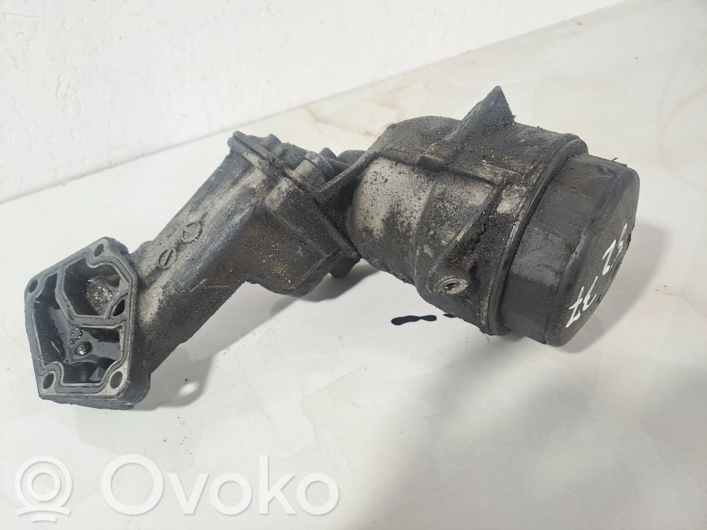 Mercedes-Benz E W212 Supporto di montaggio del filtro dell’olio