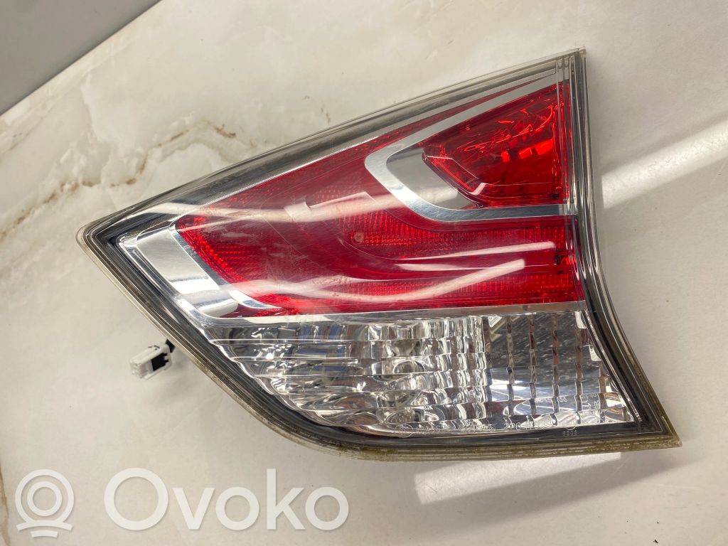 Nissan X-Trail T32 Luci posteriori del portellone del bagagliaio