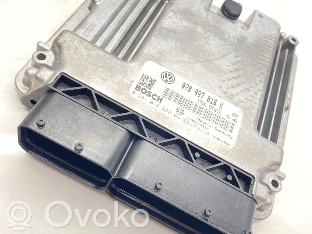 Volkswagen Transporter - Caravelle T5 Engine control unit/module 