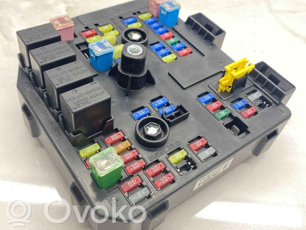 Opel Antara Module de fusibles 