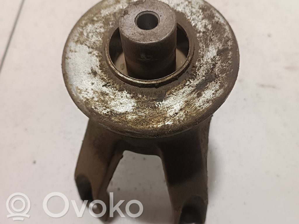 Engine mount bracket   N0CODE