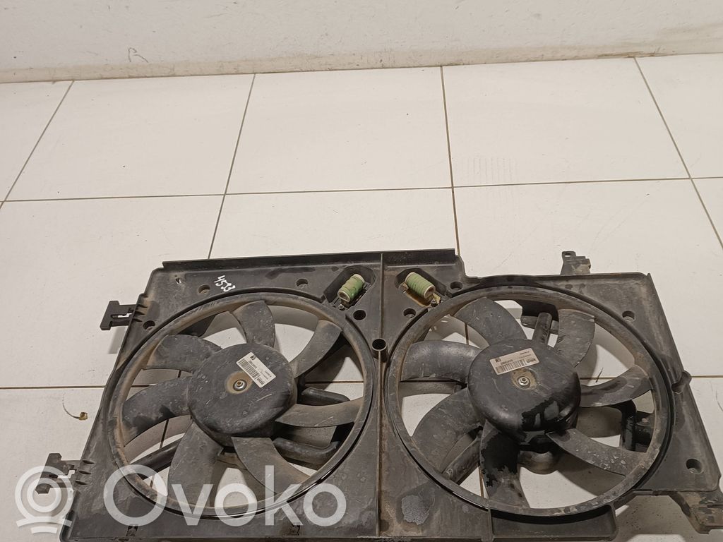 Opel Meriva B Set del radiatore 