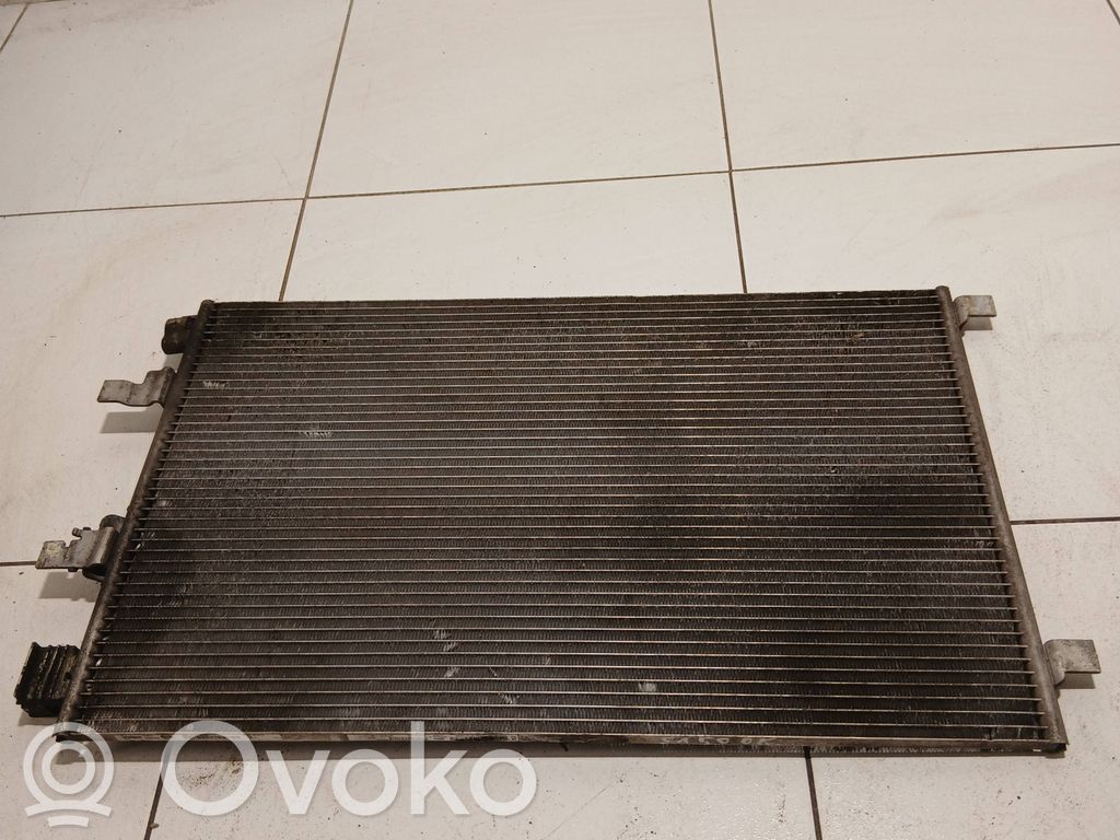 Nissan Qashqai Gaisa kondicioniera dzeses radiators 