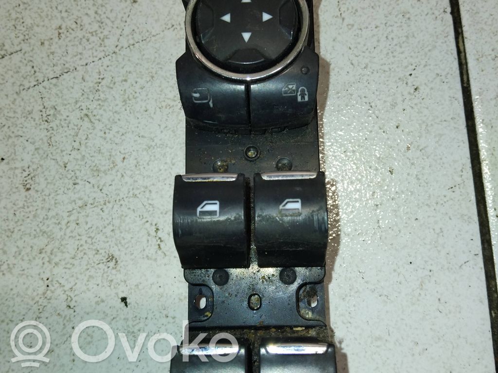 Przyciski szyb   DG9T14540DDW,20160319A