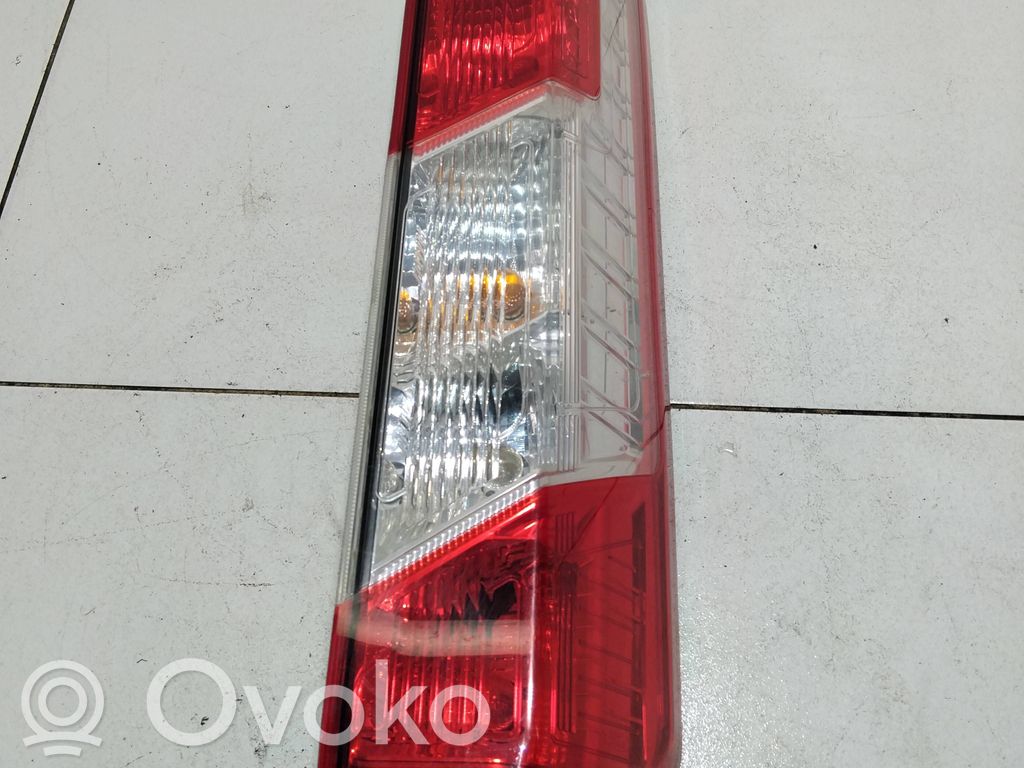 Ford Transit Luz trasera/de freno 