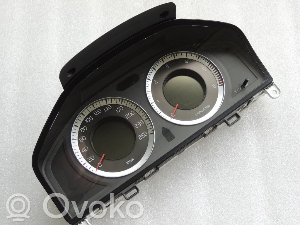 Volvo V60 Speedometer (instrument cluster) 
