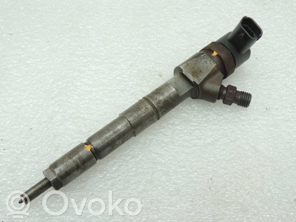 Opel Zafira C Inyector de combustible 