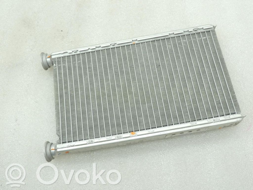 Mercedes-Benz C W205 Pečiuko radiatorius 