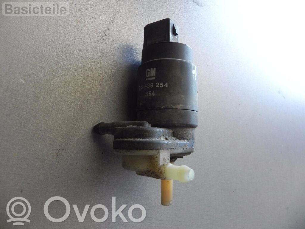 Opel Astra H Windscreen/windshield washer pump 