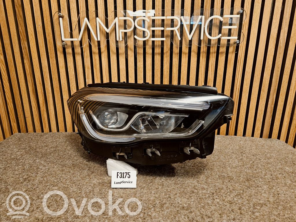 Mercedes-Benz GLA H247 Faro/fanale 