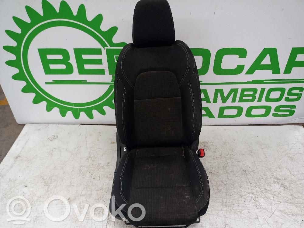 Nissan Qashqai Fotel przedni pasażera 