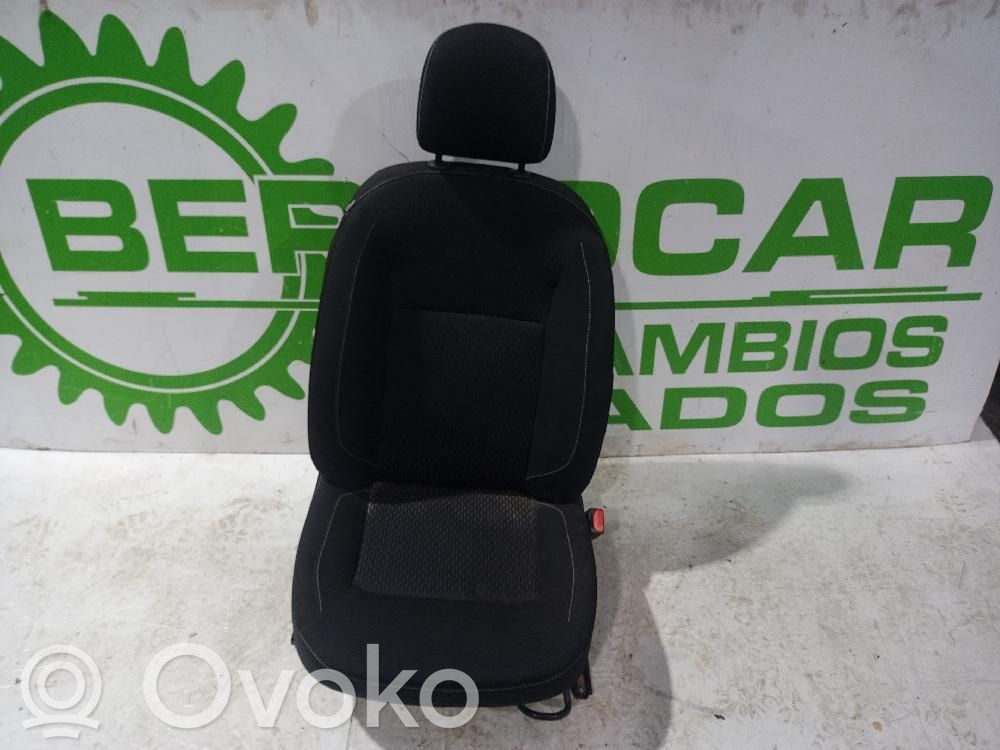 Dacia Sandero II Etumatkustajan istuin 