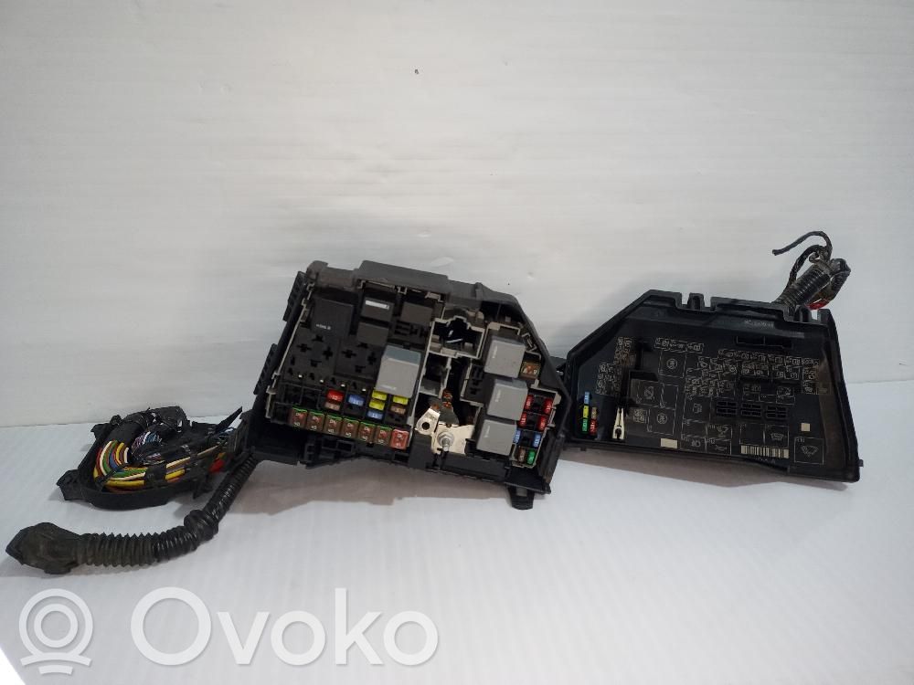Module de fusibles   J9C314A076AA