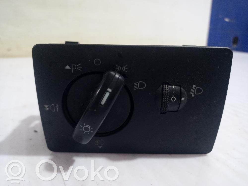 Ford Focus Light switch 