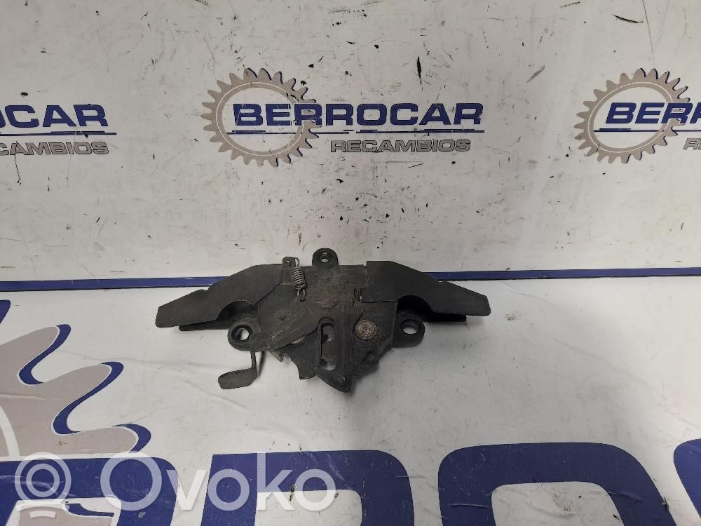 Toyota Corolla E120 E130 Tie down hook / loop 