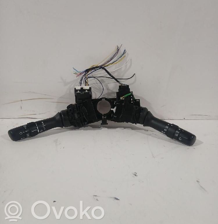 Toyota Yaris Multifunctional control switch/knob 