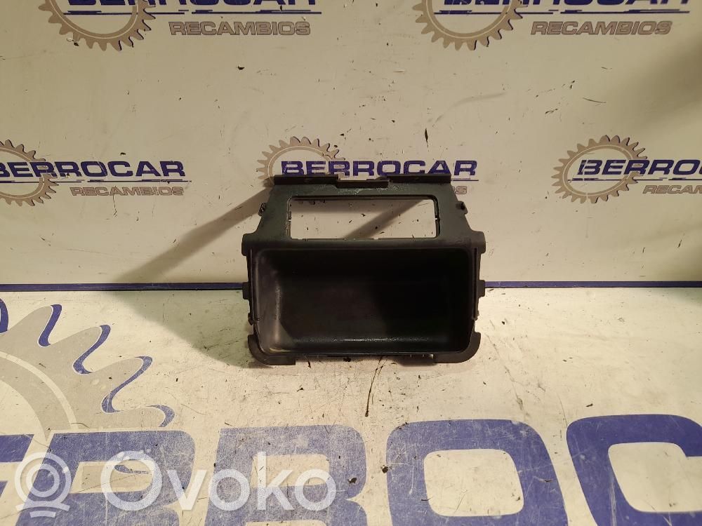 Land Rover Discovery 3 - LR3 Listwa wykończeniowa drzwi przesuwanych 