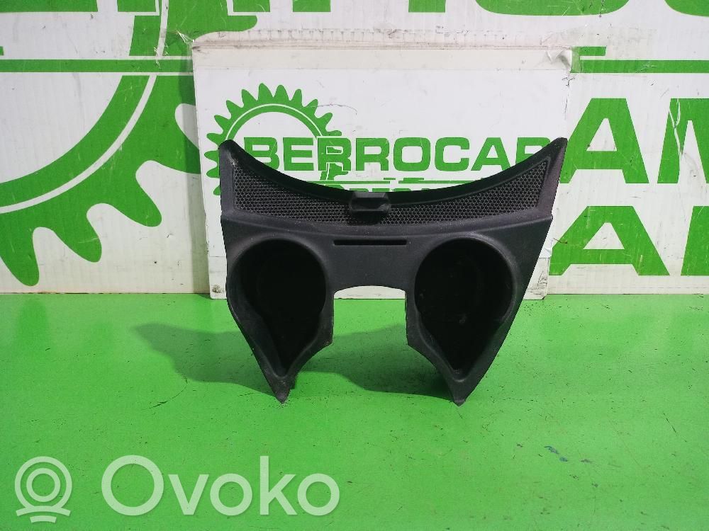 Ford Focus Puodelio laikiklis 