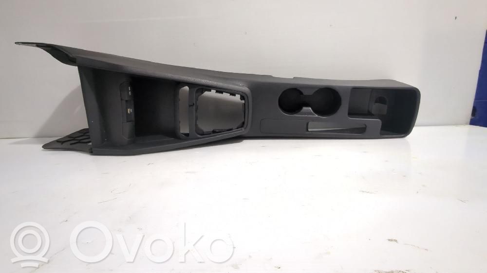KIA Stonic Keskikonsoli 