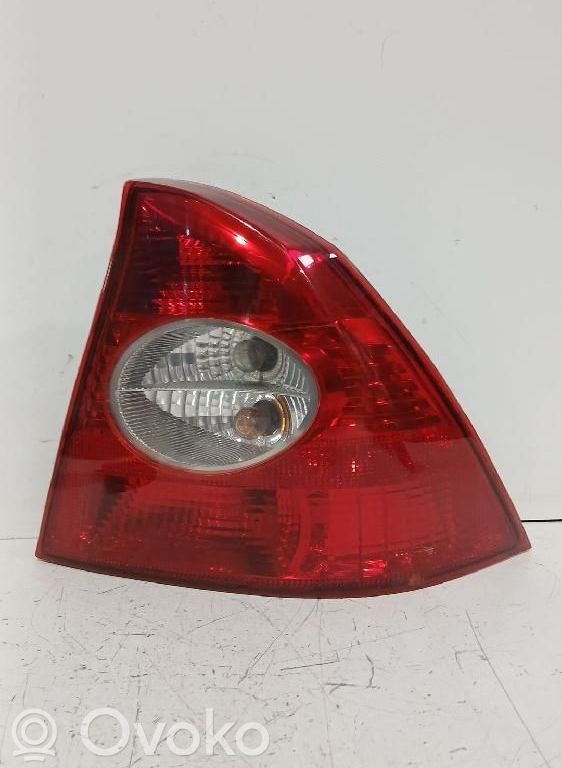 Rear/tail lights   1333832