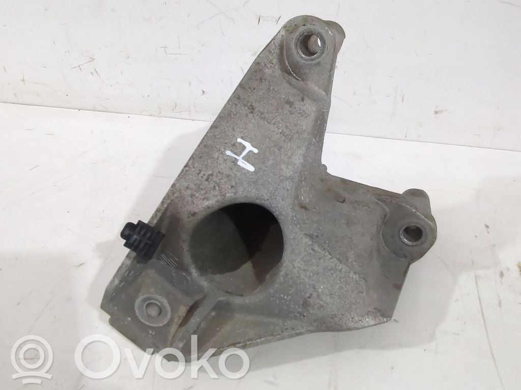 Seat Exeo (3R) Кронштейн опоры двигателя