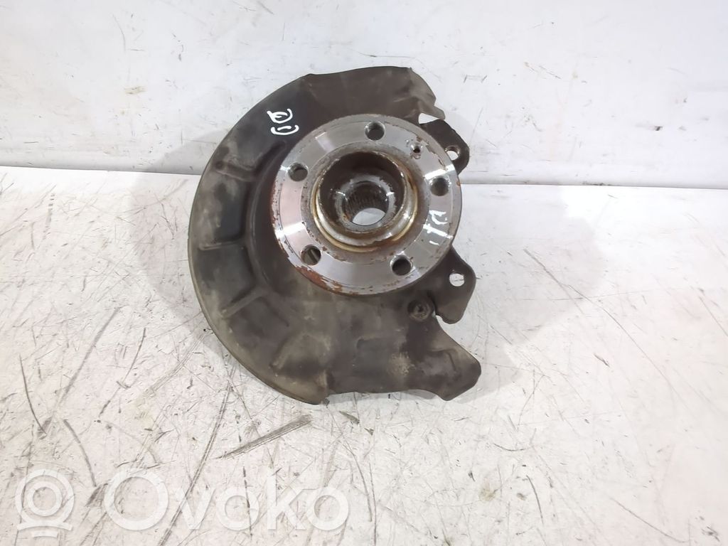 Skoda Fabia Mk2 (5J) Fusée d'essieu de moyeu de la roue avant