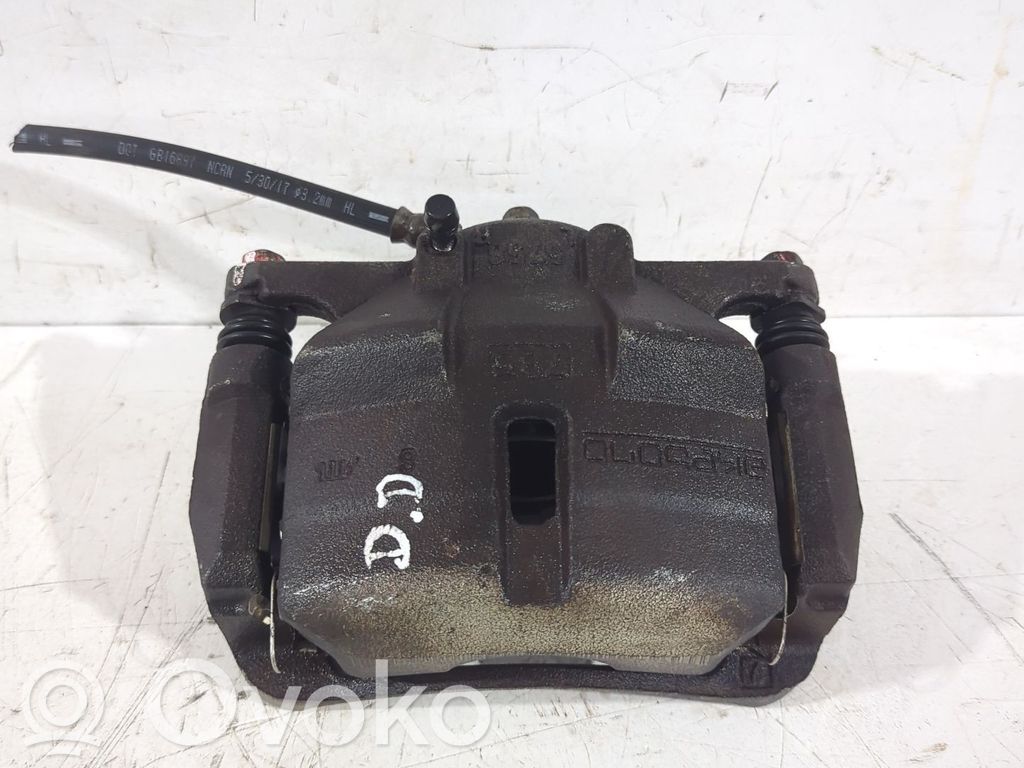 Nissan Qashqai Zacisk hamulcowy przedni 