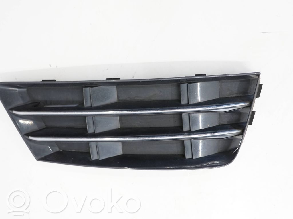 Audi A4 S4 B9 8W Rejilla inferior del parachoques delantero 