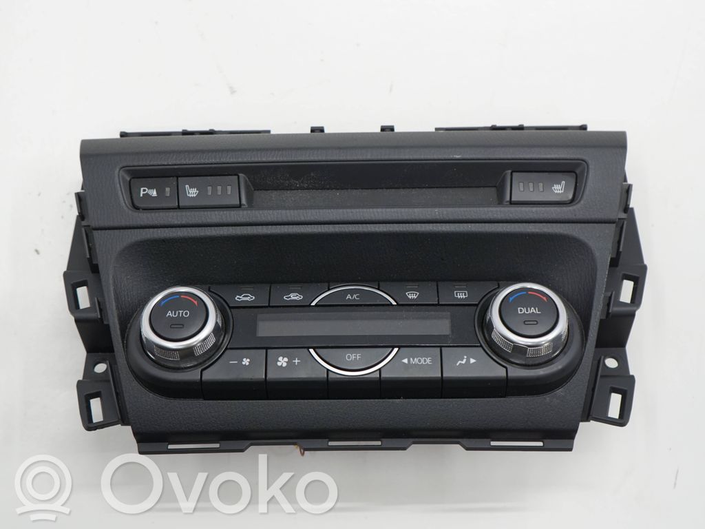Mazda 3 III Climate control unit 