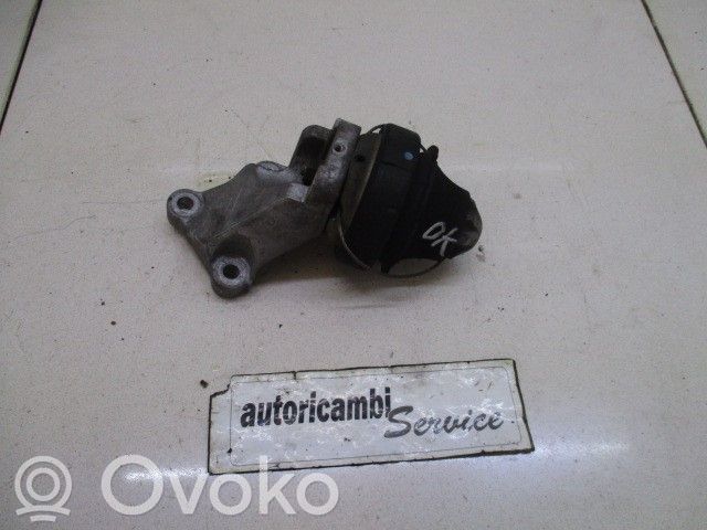 Engine mounting bracket   8649262