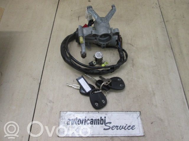 Isuzu Trooper Aizdedzes ECU komplekts 